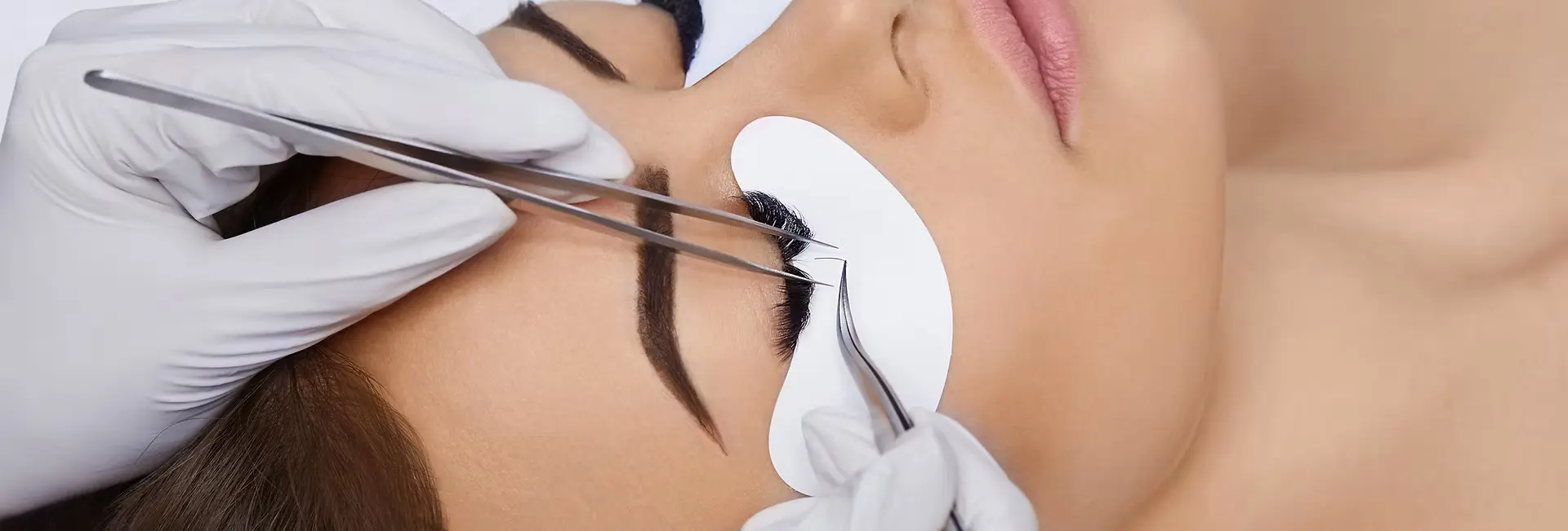 Lash application closeup